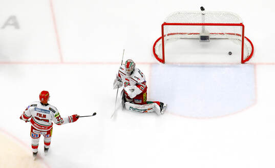 Mål 2-1 förbi MoDos målvakt Lassi Lehtinen