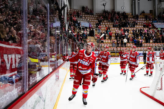 Timrås Jonathan Dahlén jublar
