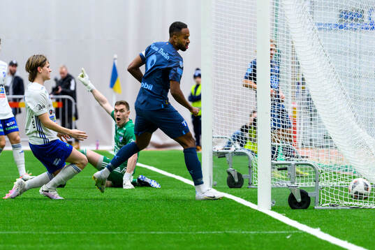 IFK Luleås målvakt Rasmus Juhani Aspholm och Malmö FFs