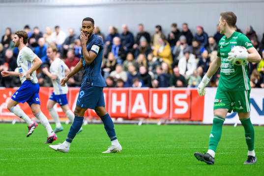Malmö FFs Isaac Kiese Thelin deppar