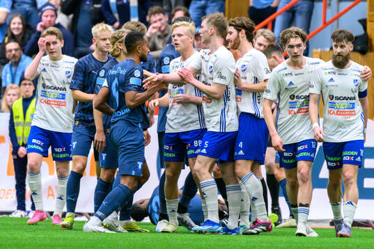 Malmö FFs Isaac Kiese Thelin och IFK Luleås William