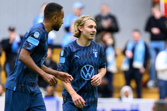 Malmö FFs Isaac Kiese Thelin och Sebastian Nanasi jublar