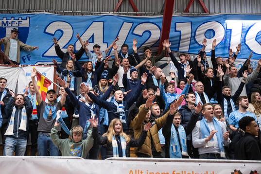 Malmö FFs supportrar jublar