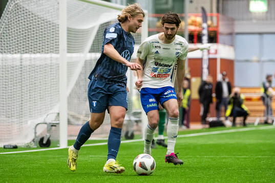 Malmö FFs Sebastian Nanasi och IFK Luleås Simon Chretien