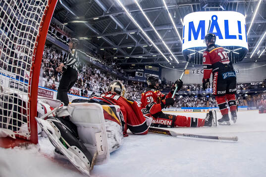 Luleås målvakt Joel Lassinantti och Pontus Själin och