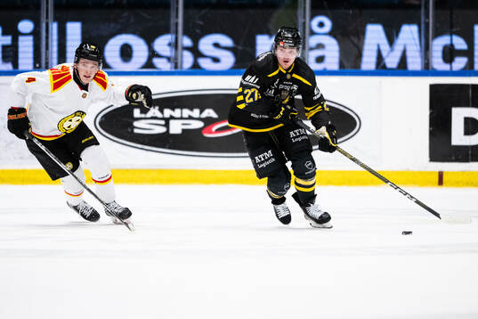 Brynäs Theo Lindstein och AIKs Christoffer Björk