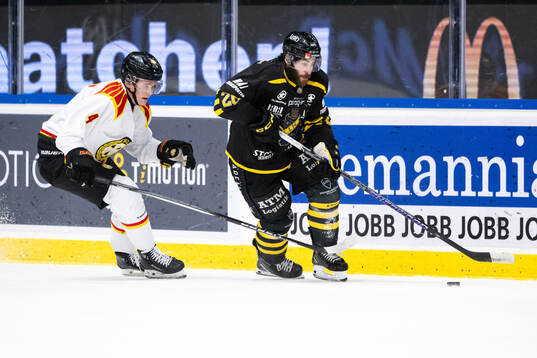 Brynäs Theo Lindstein och AIKs Mathew Maione