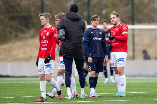 Halmstads Jonathan Svedberg och Trelleborgs Charlie Weberg