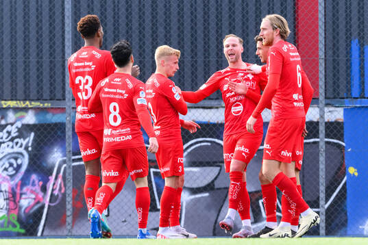 Värnamos spelare jublar