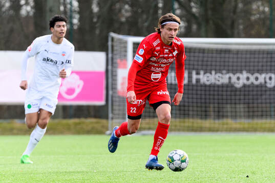 Helsingborgs Milan Silva Rasmussen och Värnamos Simon Thern