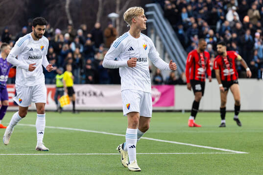 Djurgårdens Lucas Bergvall jublar
