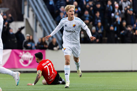 Djurgårdens Lucas Bergvall jublar