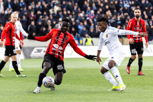 Nordic Uniteds Emmanuel Swedi och Djurgårdens Felix Va