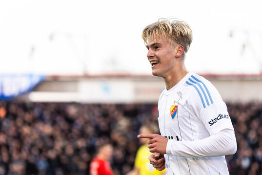 Djurgårdens Lucas Bergvall jublar
