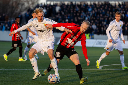 Djurgårdens Lucas Bergvall och Nordic Uniteds Oskar Alvers