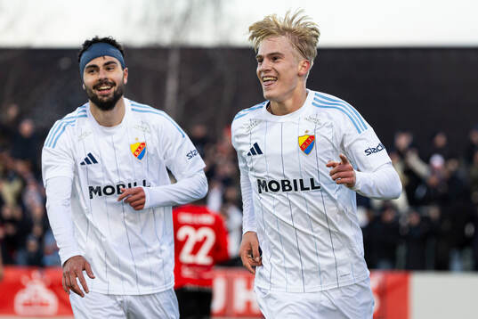 Djurgårdens Lucas Bergvall jublar