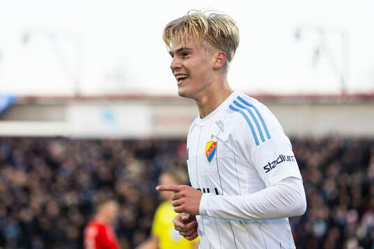 Djurgårdens Lucas Bergvall jublar