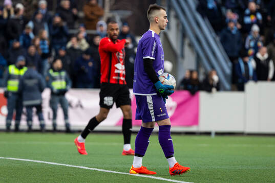 Nordic Uniteds målvakt Angelo Melkemichel deppar