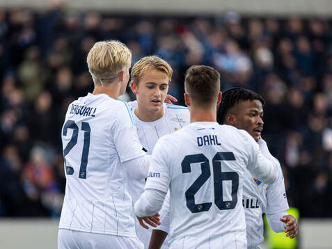 Djurgårdens Lucas Bergvall jublar 0-2 målet med Oskar