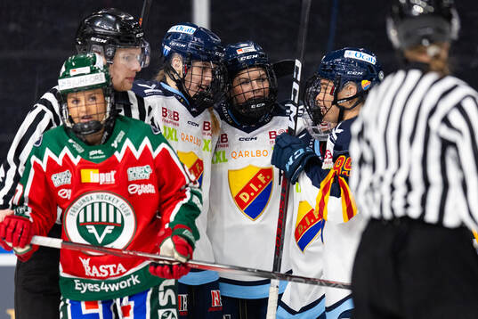 Djurgårdens Tereza Plosova jublar med lagkamrater