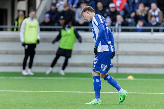 IFK Göteborgs Sebastian Hausner skadas och utgick