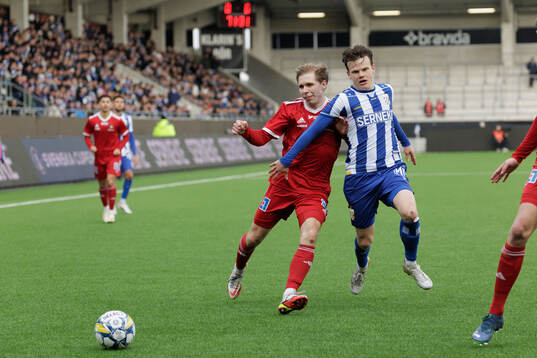 Skövde AIKs Samuel Sörman och IFK Göteborgs Kolbeinn