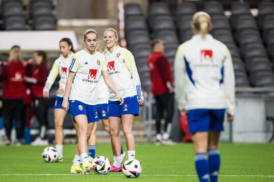 Hanna Lundkvist and Josefine Rybrink of Sweden