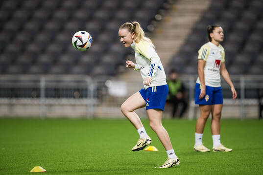 Matilda Vinberg and Johanna Rytting Kaneryd of Sweden