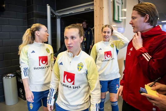 Matilda Vinberg, Julia Zigiotti Olme and Emma Kullberg