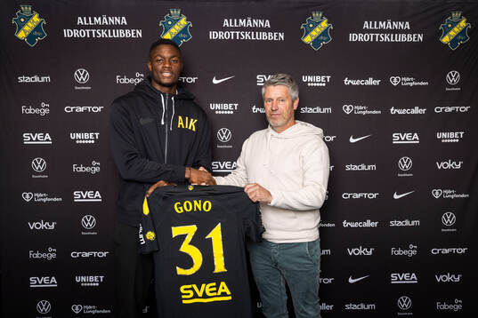 Emmanuel Gono och AIK sportchef Thomas Berntsen