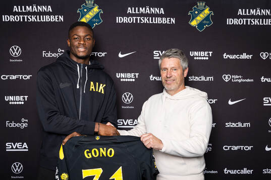 Emmanuel Gono och AIK sportchef Thomas Berntsen
