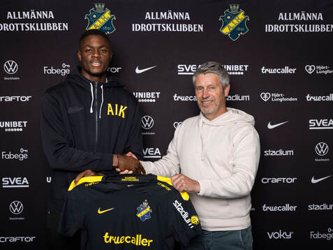Emmanuel Gono och AIK sportchef Thomas Berntsen
