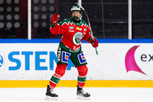 Frölundas Michelle Karvinen jublar