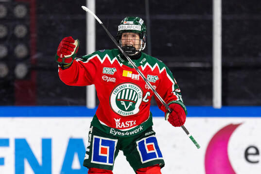 Frölundas Michelle Karvinen jublar
