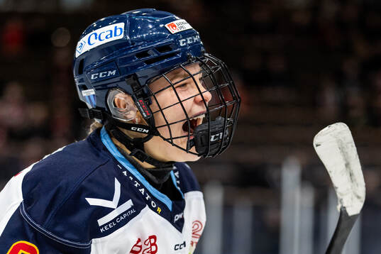 Djurgårdens Nicole Hall jublar