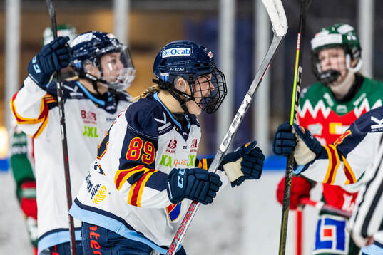 Djurgårdens Nicole Hall jublar