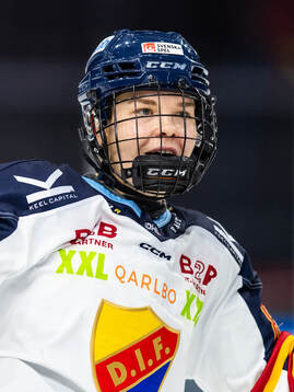 Djurgårdens Nicole Hall jublar