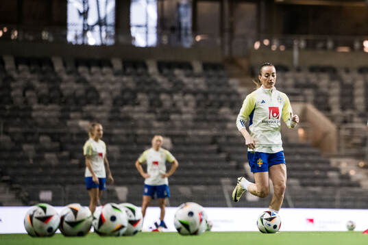 Kosovare Asllani of Sweden