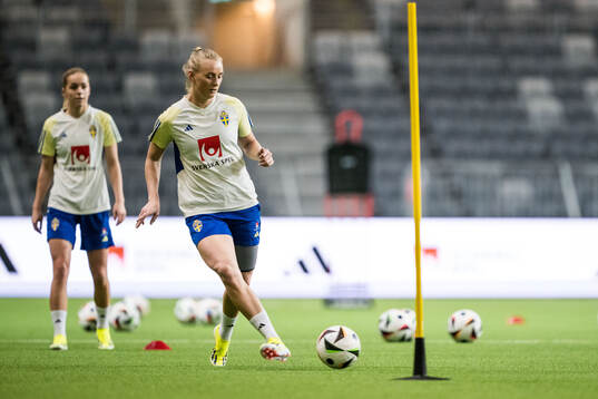 Stina Blackstenius of Sweden