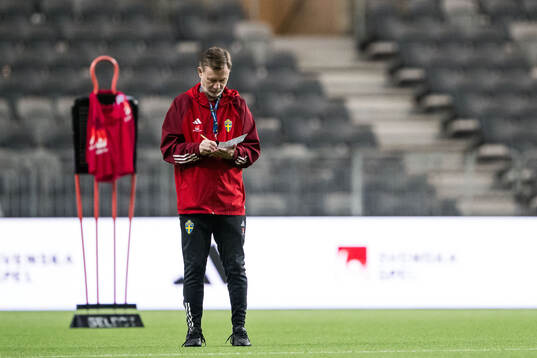 Head coach Peter Gerhardsson of Sweden