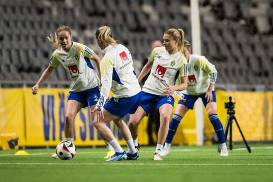 Hanna Lundkvist and Amanda Nildén of Sweden
