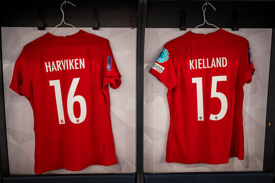 The shirt of Mathilde Hauge Harviken and Justine Kvaleng