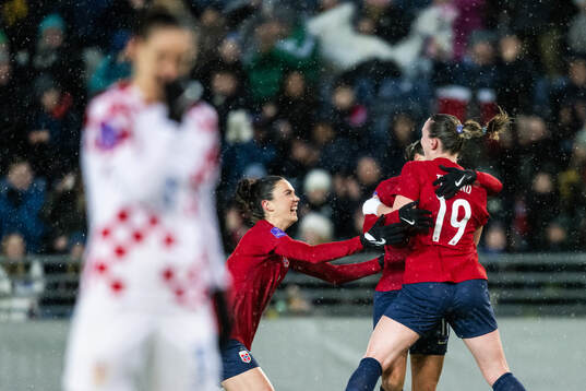 Ingrid Syrstad Engen and Elisabeth Terland of Norway