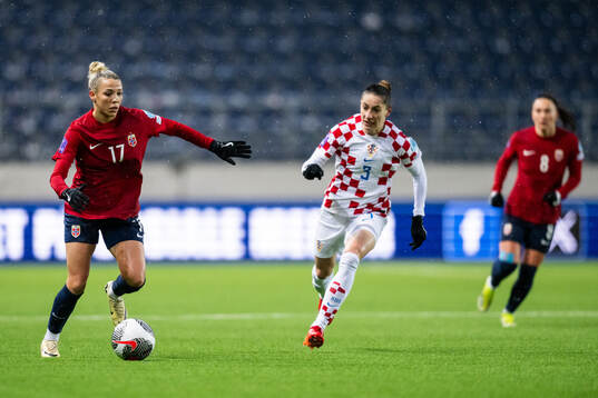 Celin Bizet Ildhusøy of Norway and Ana Jelenčić of