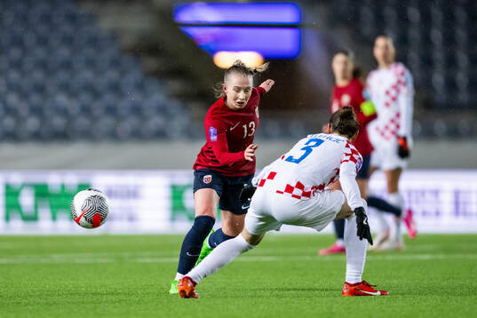 Thea Bjelde of Norway and Ana Jelenčić of Croatia