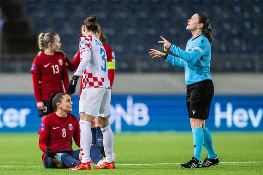 Vilde Bøe Risa of Norway and Ana Jelenčić of Croatia