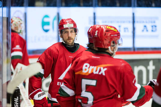 MoDos Emil Wahlberg innan ishockeymatchen i SHL mellan MoDo