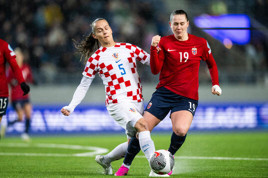 Kristina Nevrkla of Croatia and Elisabeth Terland of Norway