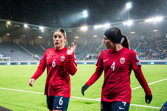 Maren Nævdal Mjelde and Tuva Hansen of Norway