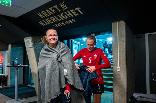 Frida Leonhardsen Maanum and Guro Bergsvand of Norway